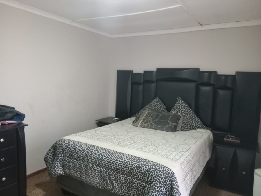 2 Bedroom Property for Sale in Kwa Nobuhle Eastern Cape